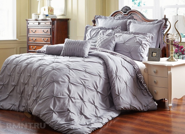 





Кровать, застеленная в стиле smart casual — главное украшение спальни



