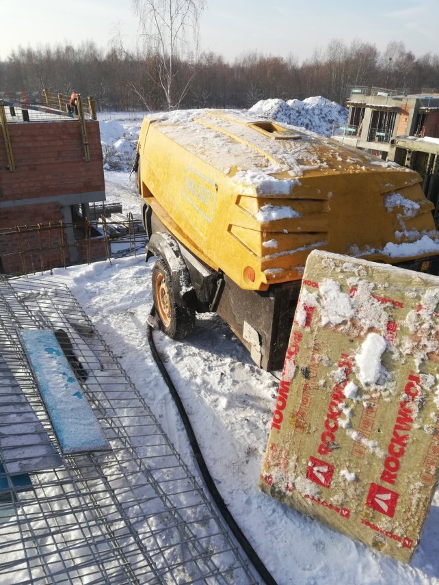 Бетон не боится мороза: практическое руководство по бетонированию в зимних условиях для начинающих