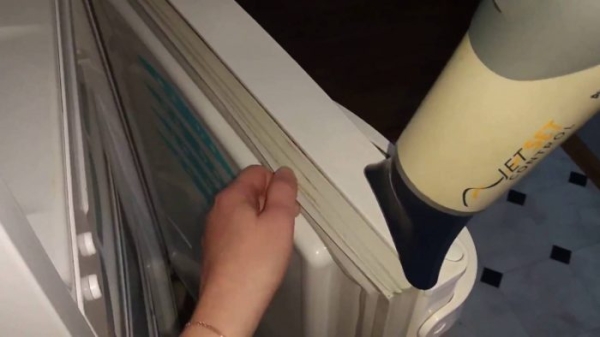 Как заменить уплотнительную резинку на холодильнике самостоятельно?